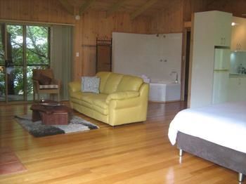 Belle's At Montville - Accommodation Noosa 8