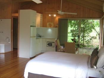 Belle's At Montville - Accommodation Noosa 12