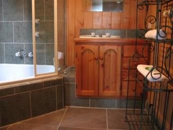 Belle's At Montville - Accommodation Noosa 17