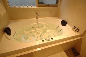 Araluen Villas - Accommodation Noosa 6