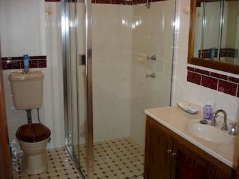 Lochinvar House B&B - Accommodation Noosa 9