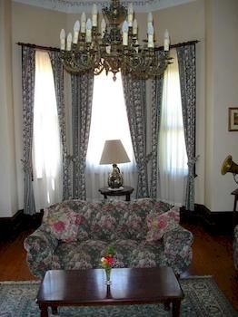 Lochinvar House B&B - Accommodation Noosa 11
