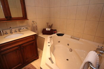 Gracehill - Accommodation Noosa 24