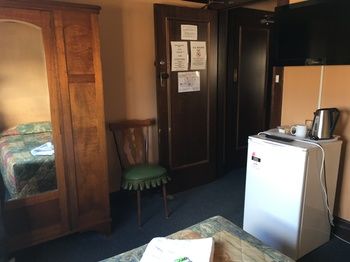 Strathfield Hotel - Accommodation Noosa 11