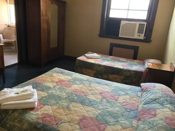 Strathfield Hotel - Accommodation Noosa 38