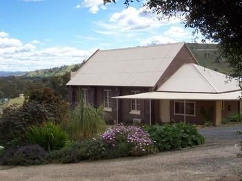 Church House B&B Gundagai - Accommodation Noosa 1