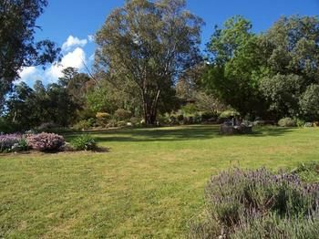 Church House B&B Gundagai - Accommodation Noosa 2