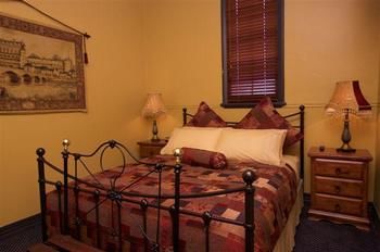 Church House B&B Gundagai - Accommodation Noosa 5
