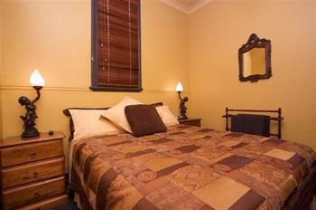 Church House B&B Gundagai - Accommodation Noosa 6