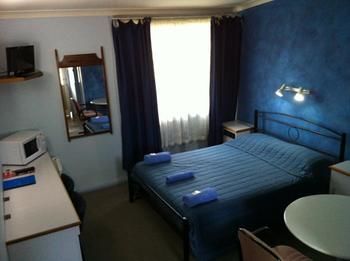Bushmans Retreat Motor Inn - Accommodation Noosa 0