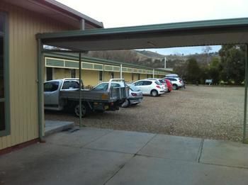 Bushmans Retreat Motor Inn - Accommodation Noosa 3
