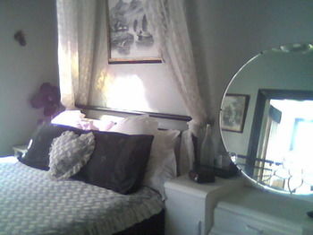 Hamilton Heritage B&B - Accommodation Noosa 25