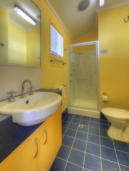 Alex Beach Cabins - Accommodation Noosa 2
