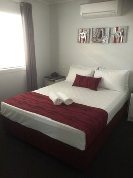 Alex Beach Cabins - Accommodation Noosa 4