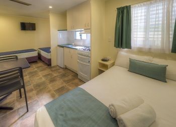 Alex Beach Cabins - Accommodation Noosa 35