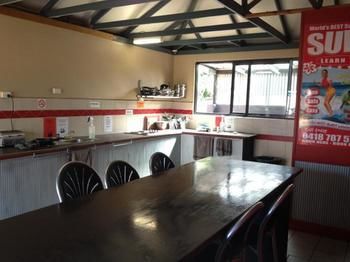 Noosa Backpackers Resort - Hostel - Accommodation Noosa 12