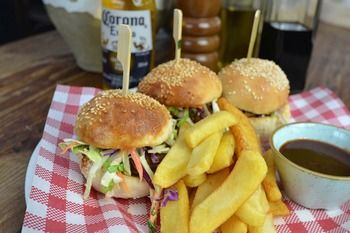 Crossroads Hotel Liverpool - Accommodation Noosa 14