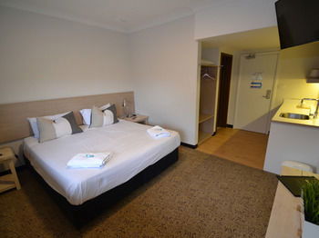 Crossroads Hotel Liverpool - Accommodation Noosa 18