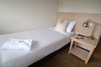 Crossroads Hotel Liverpool - Accommodation Noosa 23