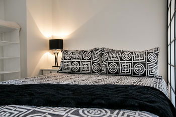 Newtown Mews - Accommodation Noosa 9