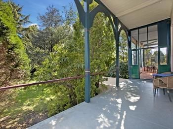 The Victoria & Albert Guesthouse - Accommodation Noosa 1