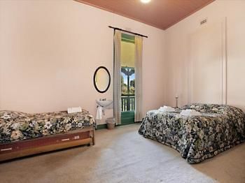 The Victoria & Albert Guesthouse - Accommodation Noosa 6