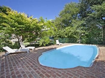 The Victoria & Albert Guesthouse - Accommodation Noosa 7