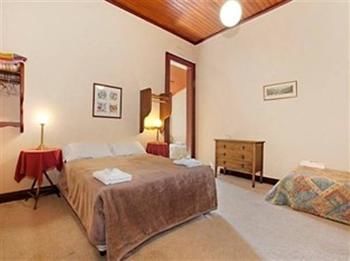 The Victoria & Albert Guesthouse - Accommodation Noosa 13