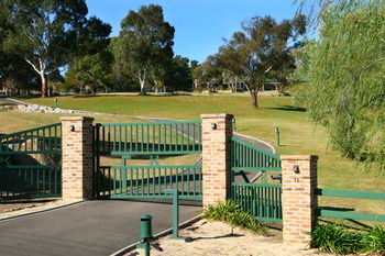 Relaxin - Accommodation Noosa 5