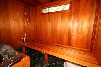 Relaxin - Accommodation Noosa 7