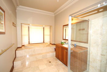 Relaxin - Accommodation Noosa 12