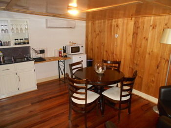 A Twist Of Willow - Accommodation Noosa 3