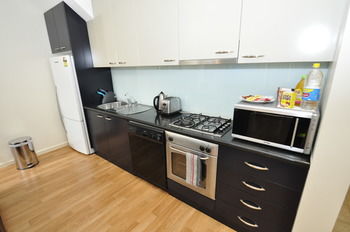 Camperdown 7 Dun Furnished Apartment - Accommodation Noosa 4