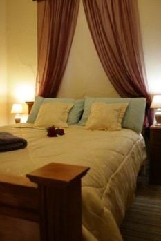 A Settler's Cottage - Accommodation Noosa 1
