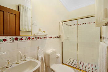 CBC Bed & Breakfast & Cafe - Accommodation Noosa 28