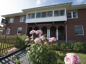 Kermandie Waterfront Hotel - Accommodation Noosa 0