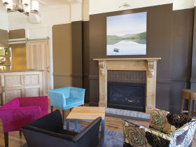 Kermandie Waterfront Hotel - Accommodation Noosa 1