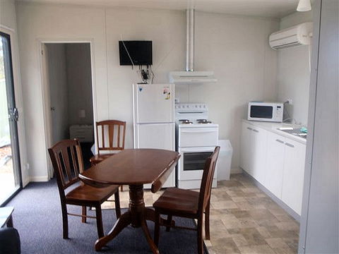 Coningham Beach Holiday Cabins - Accommodation Noosa 1