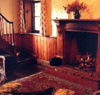 McCauley's Cottage - Hamilton Heritage Holiday Homes - Accommodation Noosa