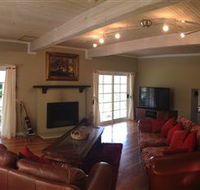 Swallows Nest Guesthouse - Accommodation Noosa