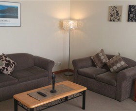 Ashwood Apartments - Bellerive - Accommodation Noosa 3