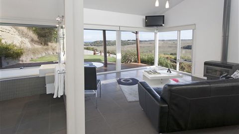 Anchors Beach House - Accommodation Noosa 6