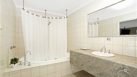 Quality Inn & Suites The Menzies - Accommodation Noosa 0