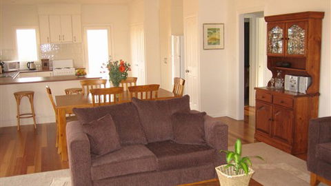 Strath Valley View Bed And Breakfast - Accommodation Noosa 2