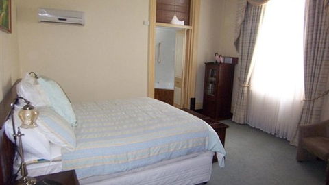 Bank On Main - Accommodation Noosa 1