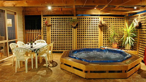 Woodland By The Bay - Accommodation Noosa 7
