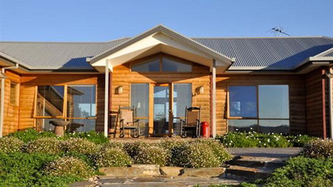 Riverview Lodge - Accommodation Noosa 1