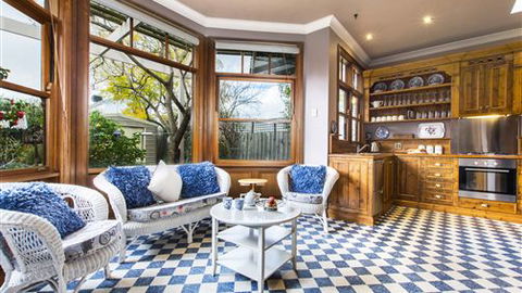 Avalon Guesthouse - Accommodation Noosa 3