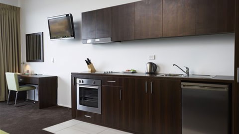 Mercure Melbourne Caroline Springs - Accommodation Noosa 1