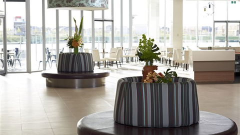 Mercure Melbourne Caroline Springs - Accommodation Noosa 5